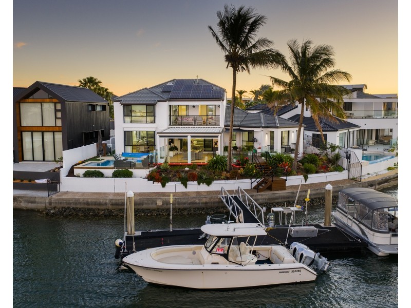 3 The Peninsula, Sovereign Islands QLD 4216