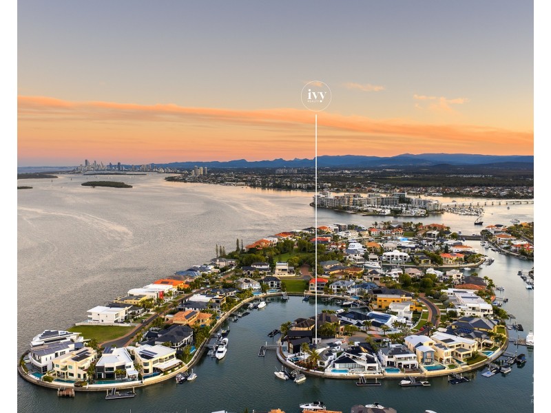 3 The Peninsula, Sovereign Islands QLD 4216