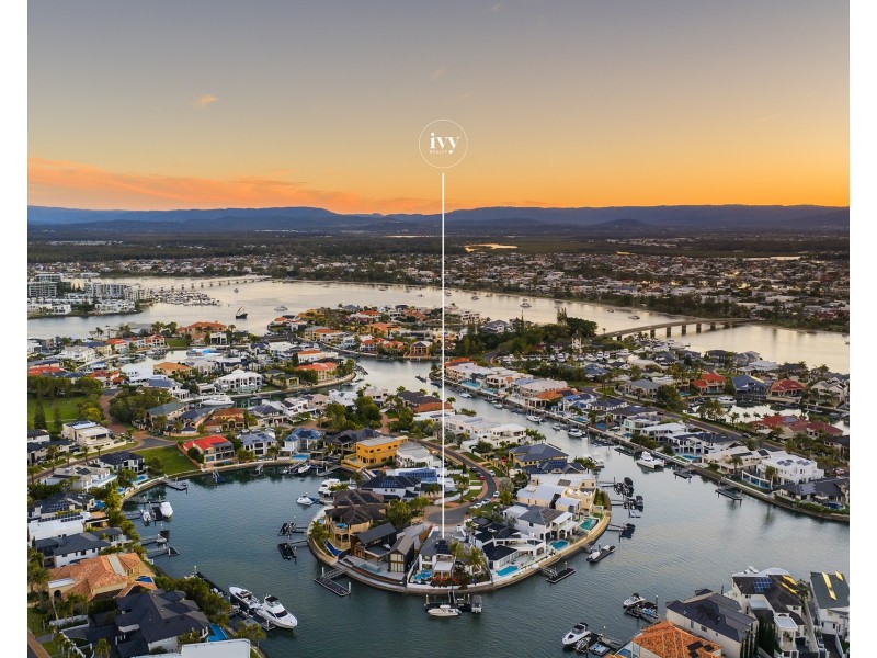 3 The Peninsula, Sovereign Islands QLD 4216