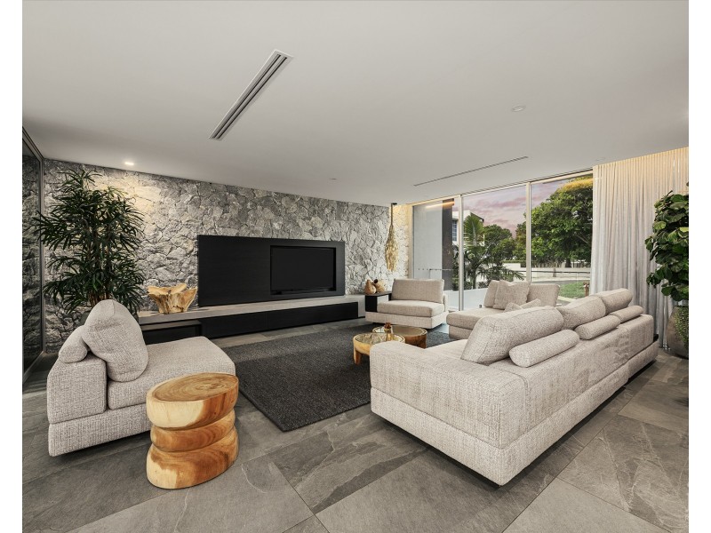 10103/2 Ephraim Island, Paradise Point QLD 4216