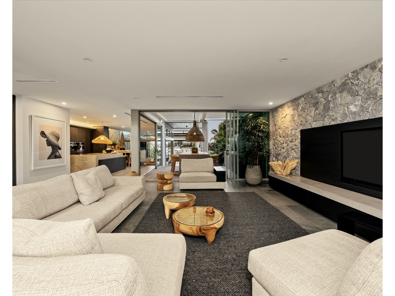 10103/2 Ephraim Island, Paradise Point QLD 4216