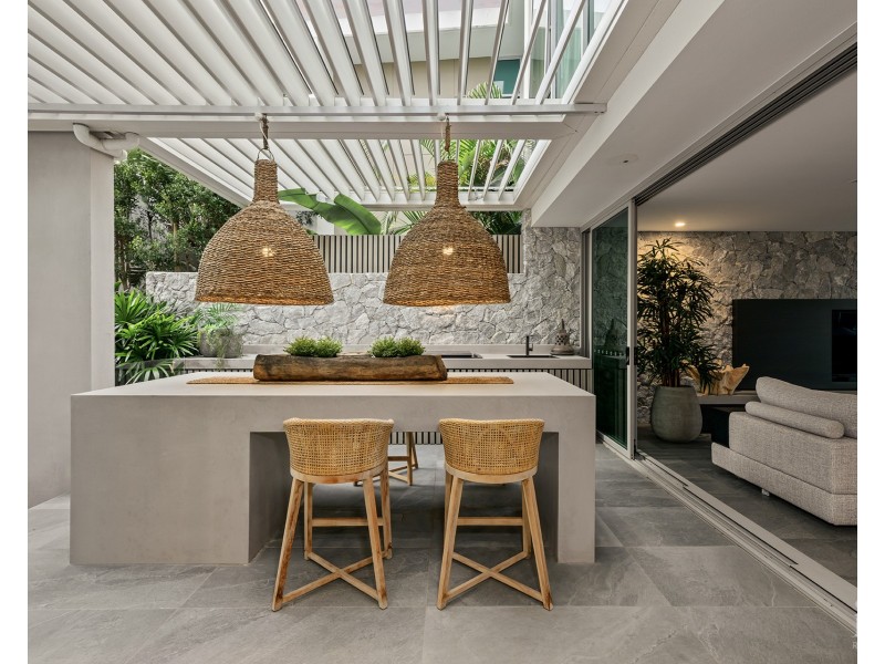 10103/2 Ephraim Island, Paradise Point QLD 4216
