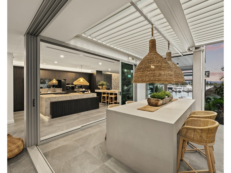 10103/2 Ephraim Island, Paradise Point QLD 4216