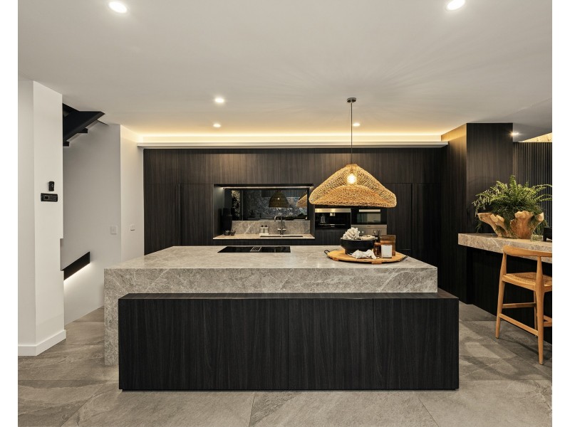 10103/2 Ephraim Island, Paradise Point QLD 4216