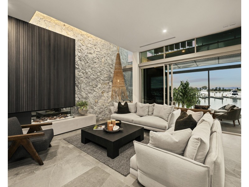 10103/2 Ephraim Island, Paradise Point QLD 4216