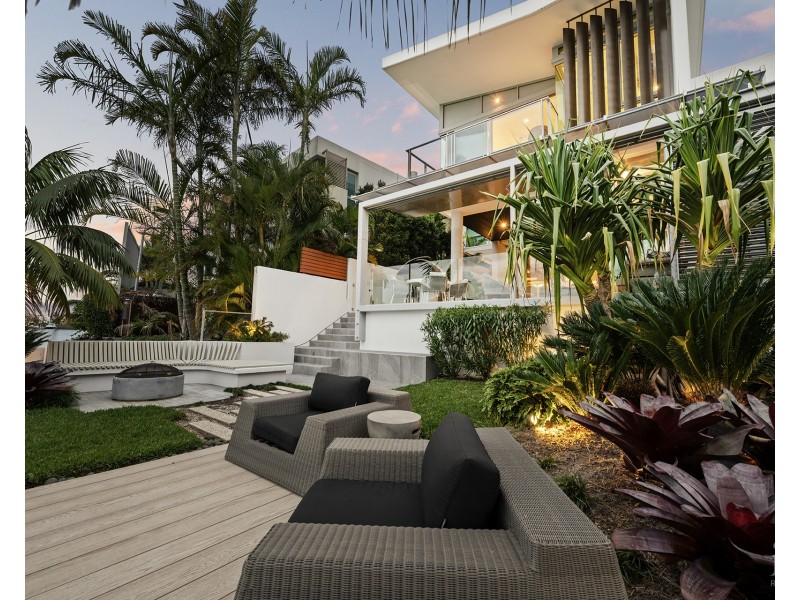 10103/2 Ephraim Island, Paradise Point QLD 4216