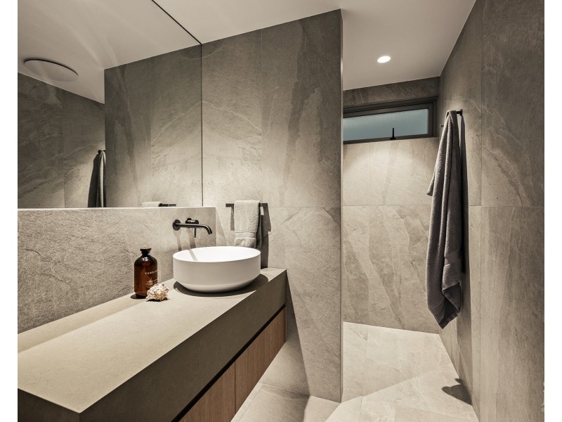10103/2 Ephraim Island, Paradise Point QLD 4216