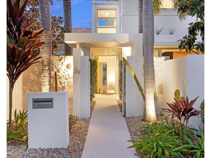 39 Serenity Boulevard, Helensvale QLD 4212
