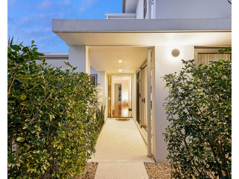 39 Serenity Boulevard, Helensvale QLD 4212