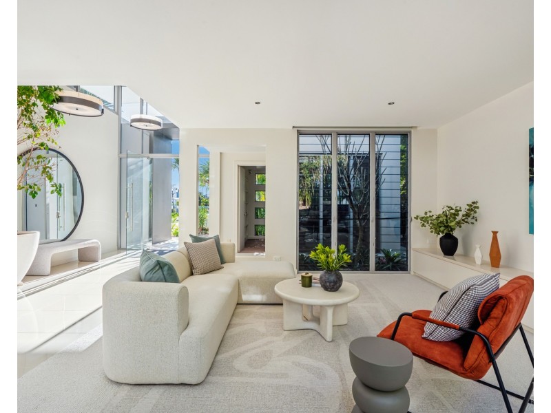 99 The Sovereign Mile, Sovereign Islands QLD 4216