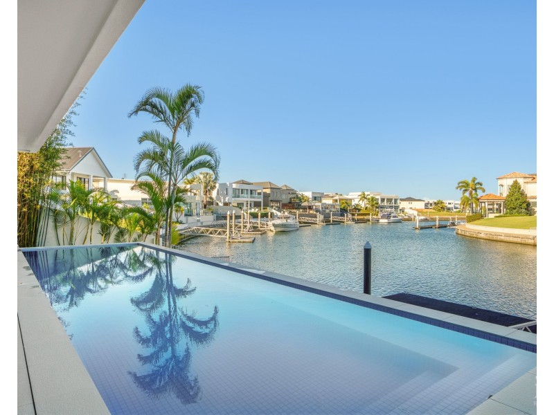 99 The Sovereign Mile, Sovereign Islands QLD 4216