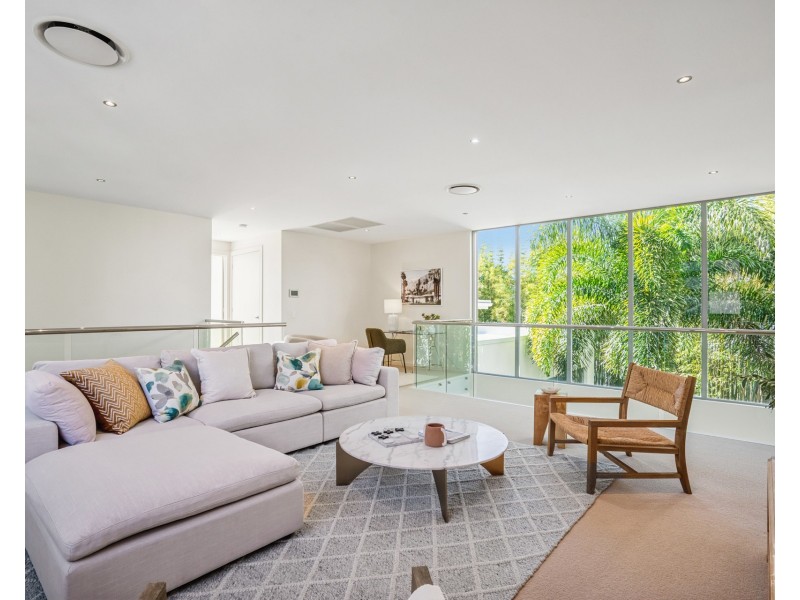 99 The Sovereign Mile, Sovereign Islands QLD 4216