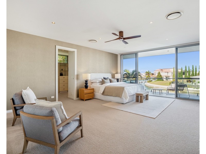 99 The Sovereign Mile, Sovereign Islands QLD 4216
