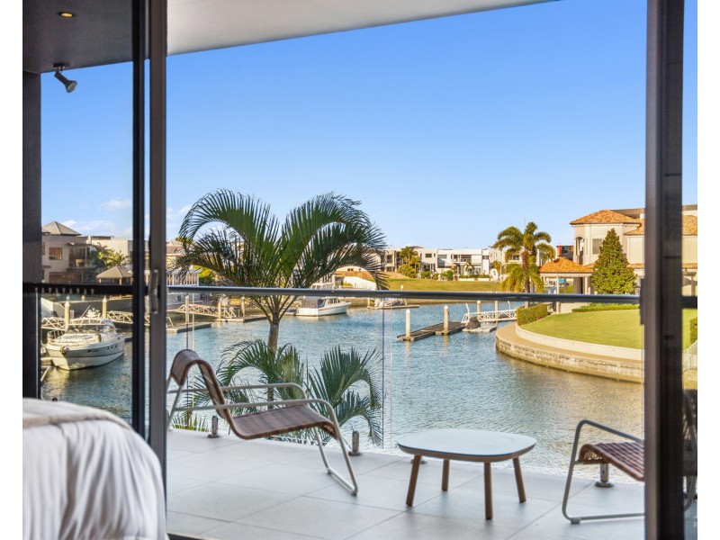 99 The Sovereign Mile, Sovereign Islands QLD 4216