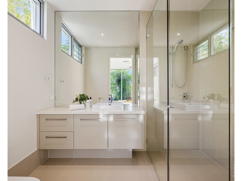 99 The Sovereign Mile, Sovereign Islands QLD 4216