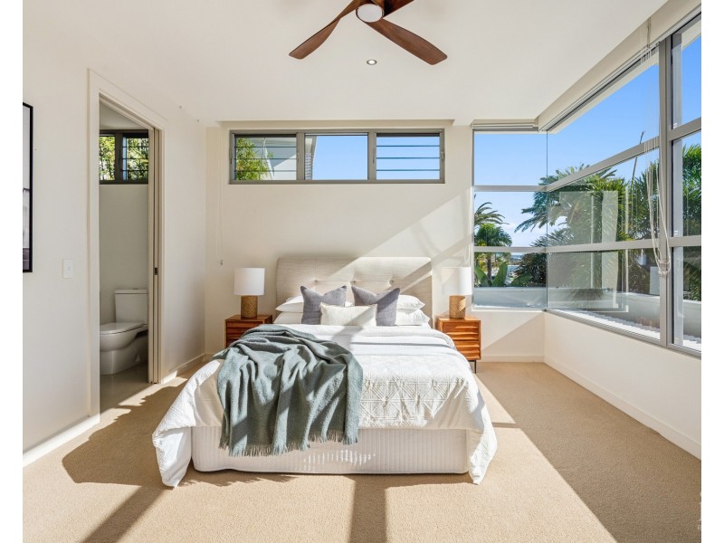 99 The Sovereign Mile, Sovereign Islands QLD 4216