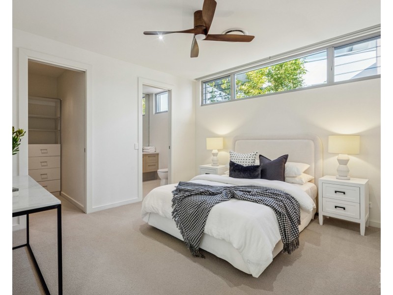 99 The Sovereign Mile, Sovereign Islands QLD 4216