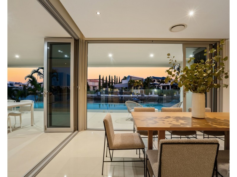 99 The Sovereign Mile, Sovereign Islands QLD 4216