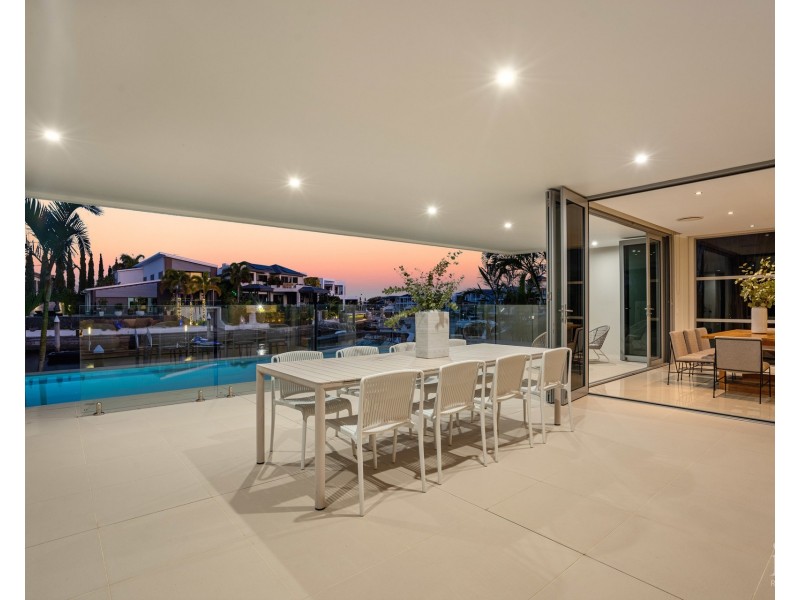 99 The Sovereign Mile, Sovereign Islands QLD 4216