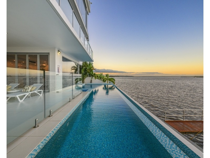 46 Knightsbridge Parade, Sovereign Islands QLD 4216