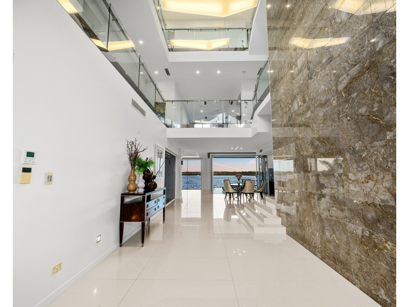 46 Knightsbridge Parade, Sovereign Islands QLD 4216