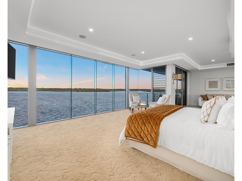 46 Knightsbridge Parade, Sovereign Islands QLD 4216