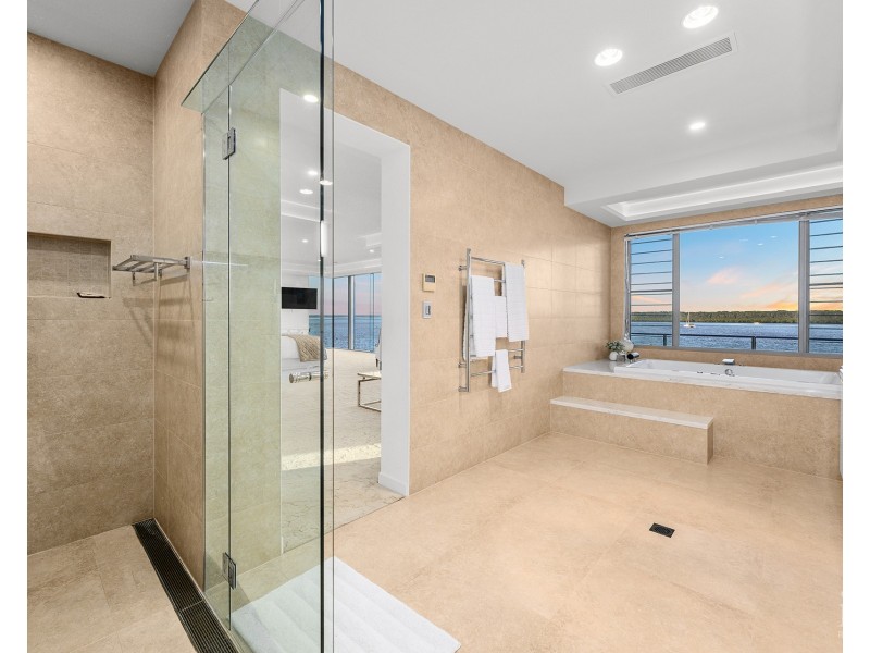 46 Knightsbridge Parade, Sovereign Islands QLD 4216