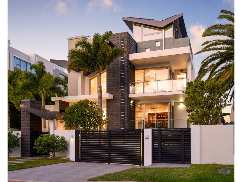 46 Knightsbridge Parade, Sovereign Islands QLD 4216