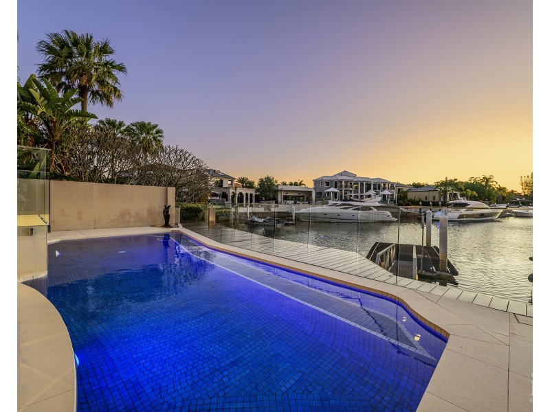 46 King Arthurs Court, Sovereign Islands QLD 4216