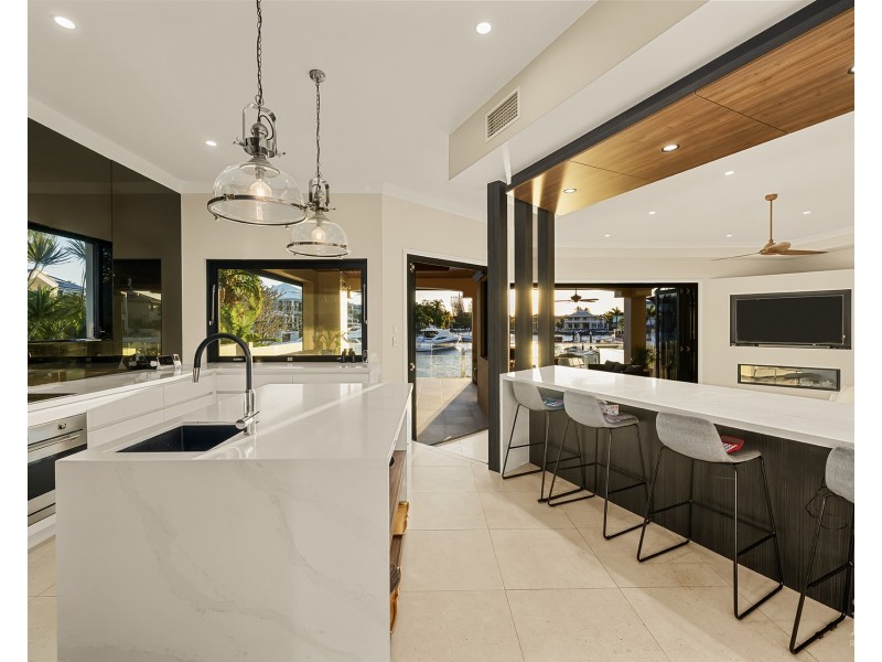 46 King Arthurs Court, Sovereign Islands QLD 4216