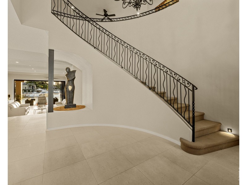 46 King Arthurs Court, Sovereign Islands QLD 4216