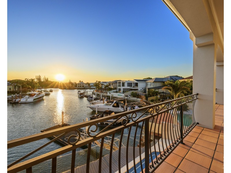 46 King Arthurs Court, Sovereign Islands QLD 4216