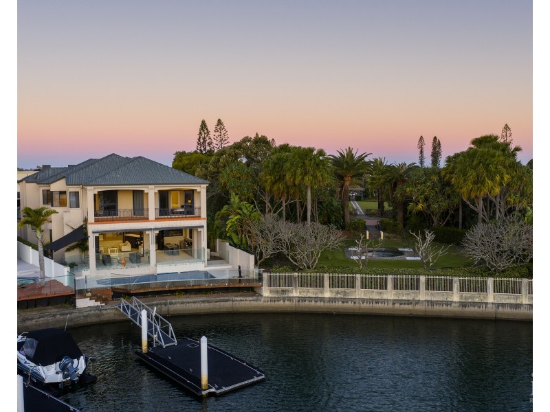 46 King Arthurs Court, Sovereign Islands QLD 4216