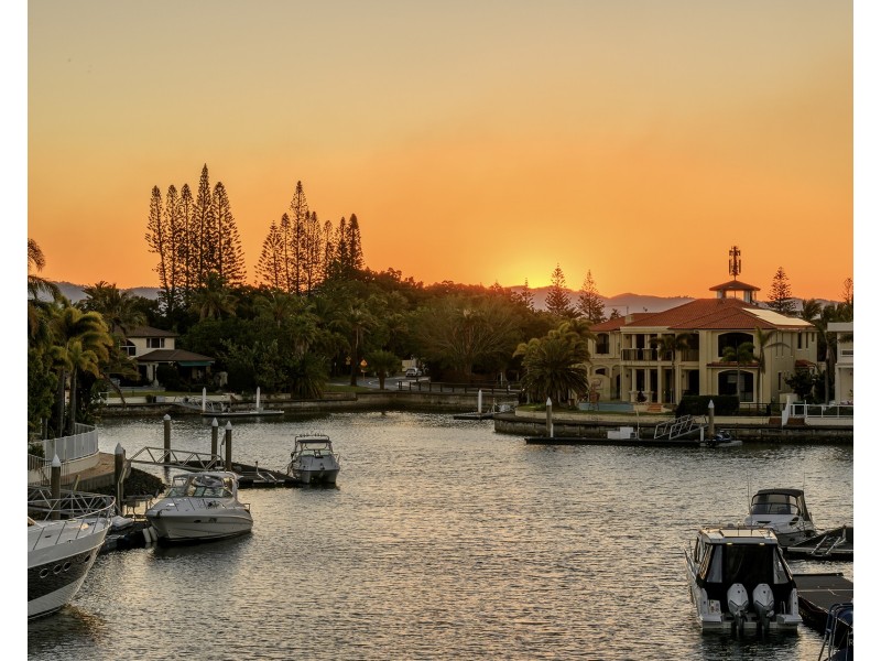 46 King Arthurs Court, Sovereign Islands QLD 4216