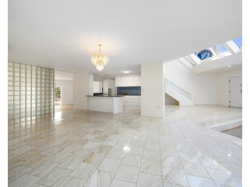 12 James Cook Esplanade, Hollywell QLD 4216