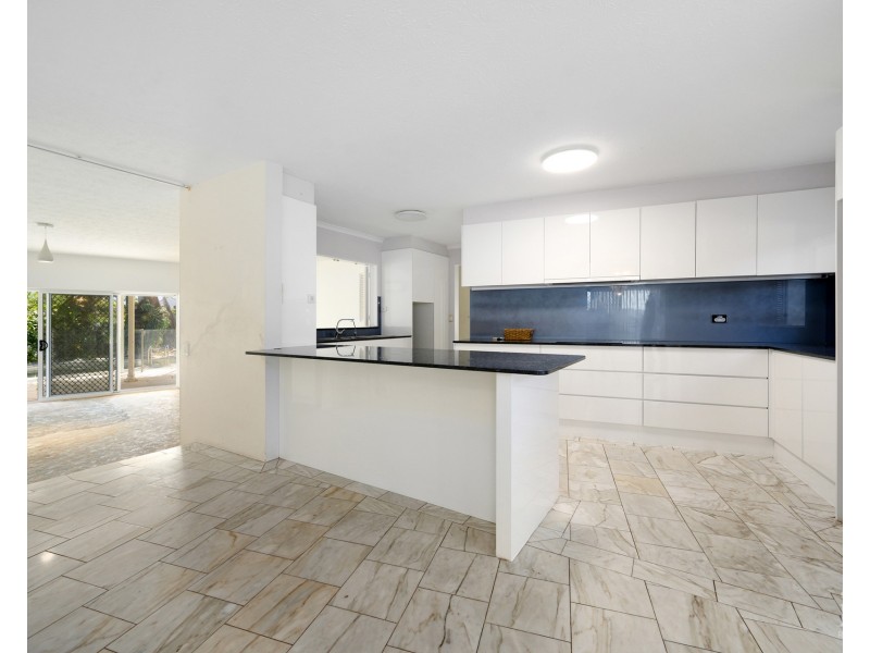 12 James Cook Esplanade, Hollywell QLD 4216