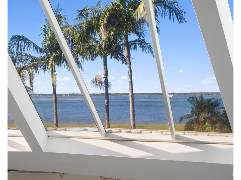 12 James Cook Esplanade, Hollywell QLD 4216