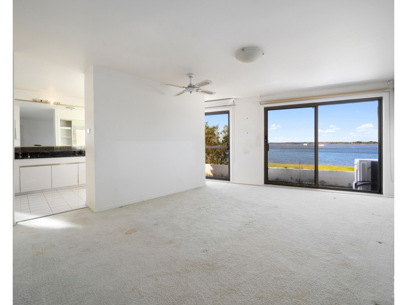 12 James Cook Esplanade, Hollywell QLD 4216