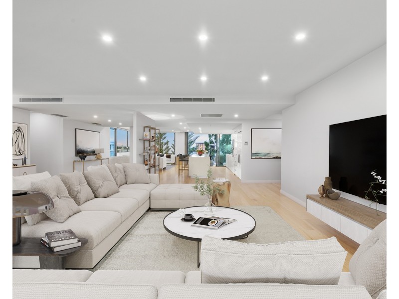 31602/2 Ephraim Island, Paradise Point QLD 4216