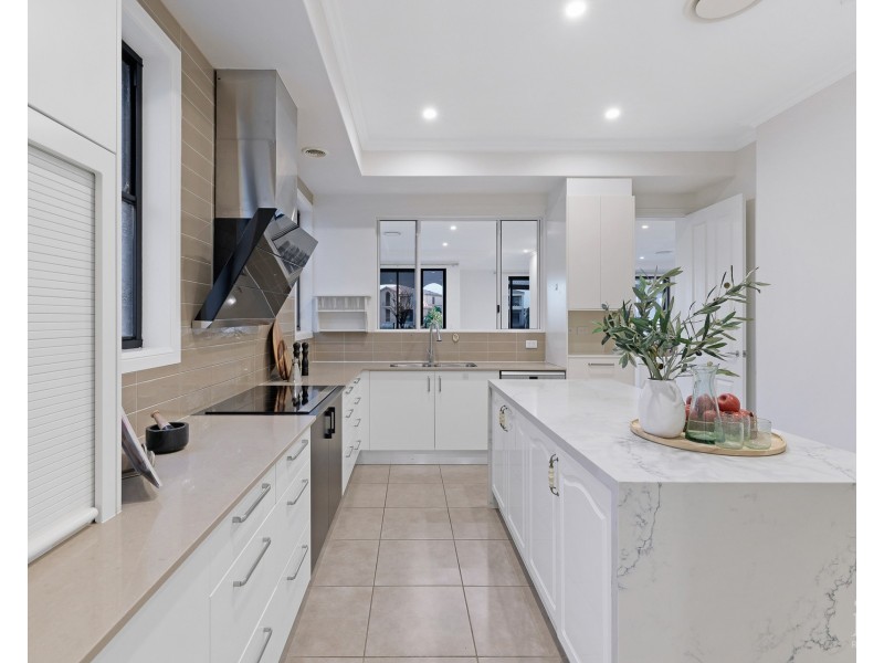 1051 Edgecliff Drive, Sanctuary Cove QLD 4212
