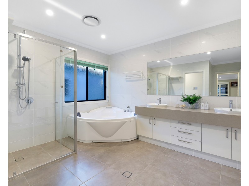 1051 Edgecliff Drive, Sanctuary Cove QLD 4212