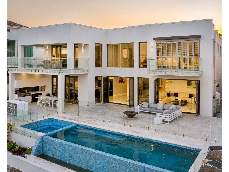 65 The Sovereign Mile, Sovereign Islands QLD 4216