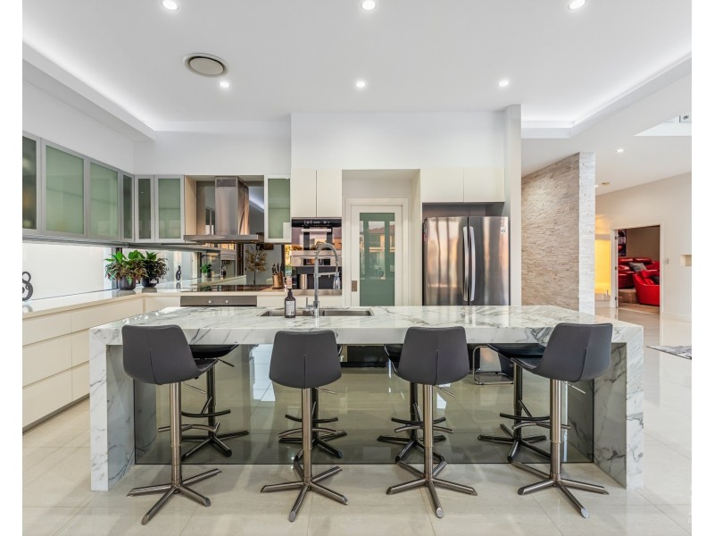 65 The Sovereign Mile, Sovereign Islands QLD 4216