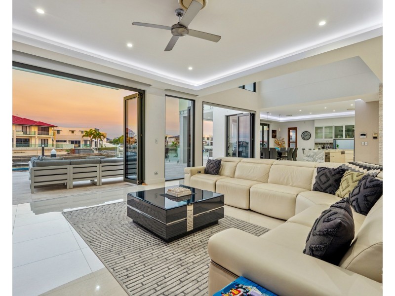 65 The Sovereign Mile, Sovereign Islands QLD 4216