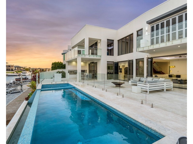 65 The Sovereign Mile, Sovereign Islands QLD 4216