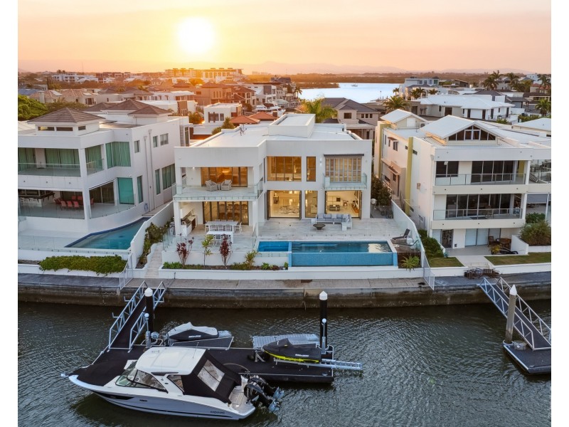 65 The Sovereign Mile, Sovereign Islands QLD 4216