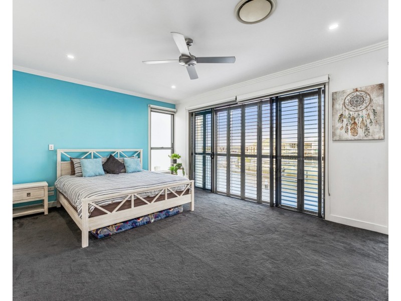 65 The Sovereign Mile, Sovereign Islands QLD 4216