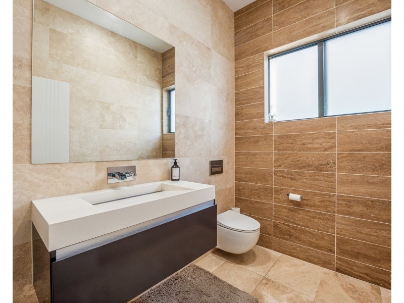 65 The Sovereign Mile, Sovereign Islands QLD 4216