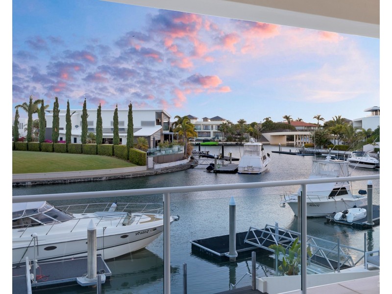 3 Royal Albert Crescent, Sovereign Islands QLD 4216