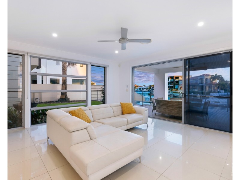 3 Royal Albert Crescent, Sovereign Islands QLD 4216
